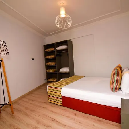 Cozy Flat With Balcony Near Hadrian's Gate Antalya