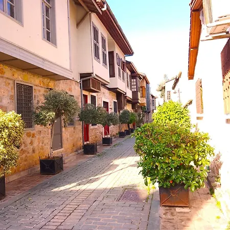 Cozy Flat With Balcony Near Hadrian's Gate Lejlighed Antalya
