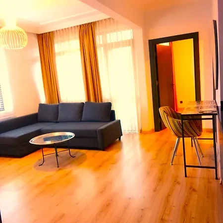 Cozy Flat With Balcony Near Hadrian's Gate *