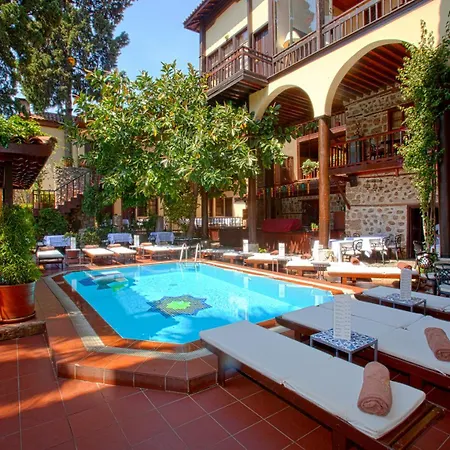 Lejlighed Cozy Flat With Balcony Near Hadrian's Gate Antalya